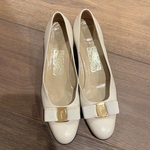 Salvatore Ferragamo Vara Bow Pumps Flat Ballerinas